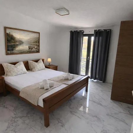 Villa Monti Pozarnica